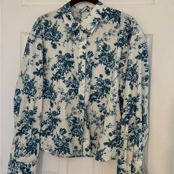 GAPxLoveShackFancy Organic Cotton Cropped Shirt in a blue white floral print M - Picture 5 of 14